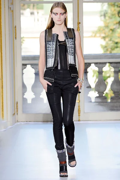 Look 7